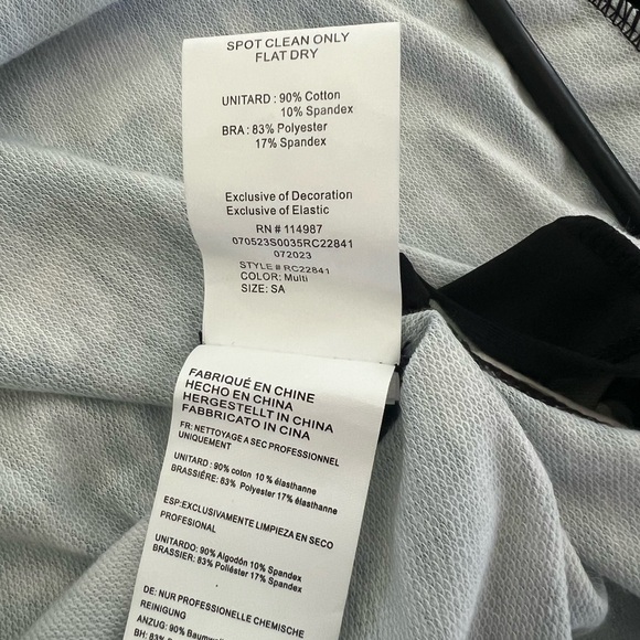 Revolution LET THE BASS GO
RC22841 Small Adult - Picture 4 of 7